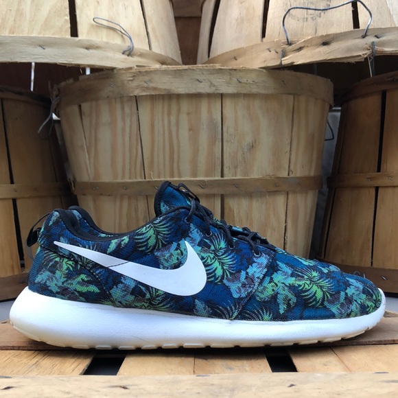 nike roshe run palm trees